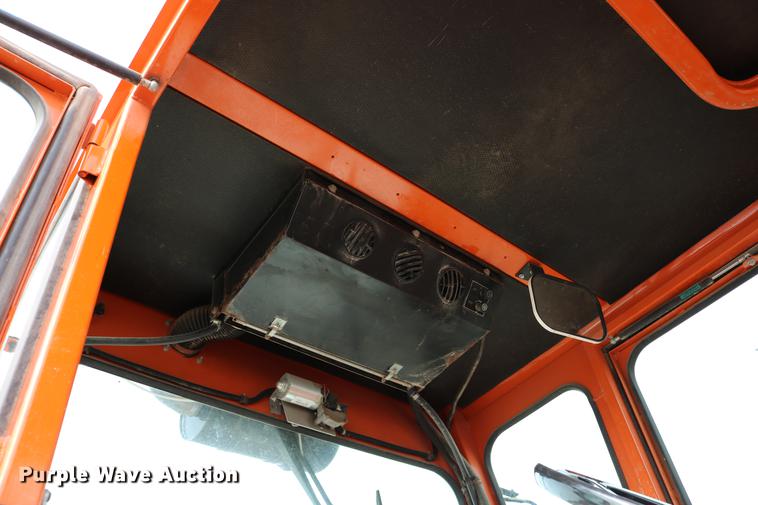 image for item DD8668 2004 Broce RJ350 broom