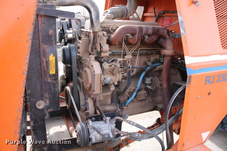 image for item DD8668 2004 Broce RJ350 broom