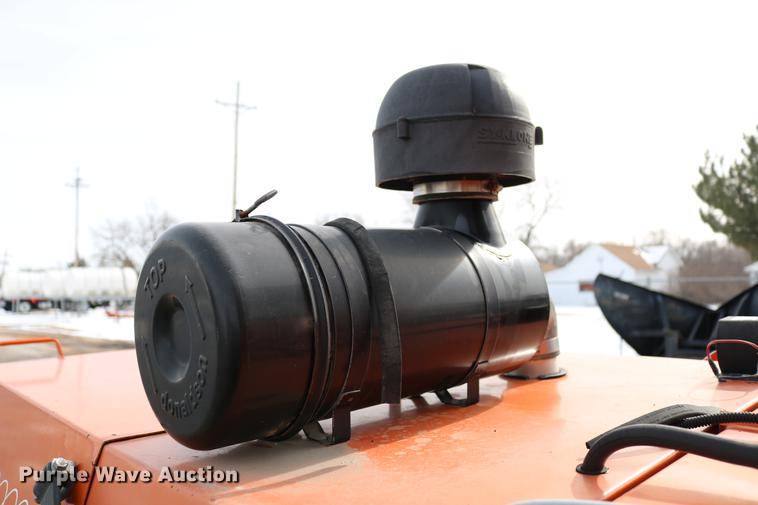 image for item DD8668 2004 Broce RJ350 broom