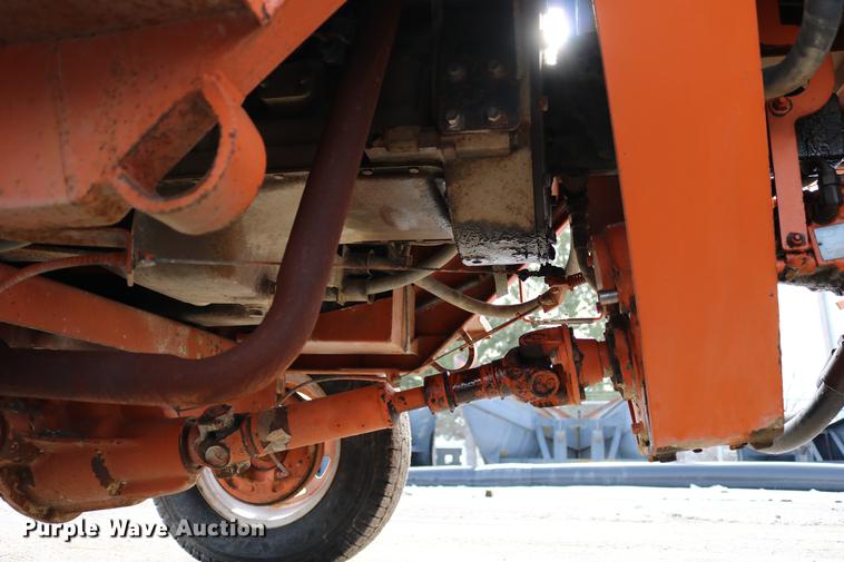 image for item DD8668 2004 Broce RJ350 broom