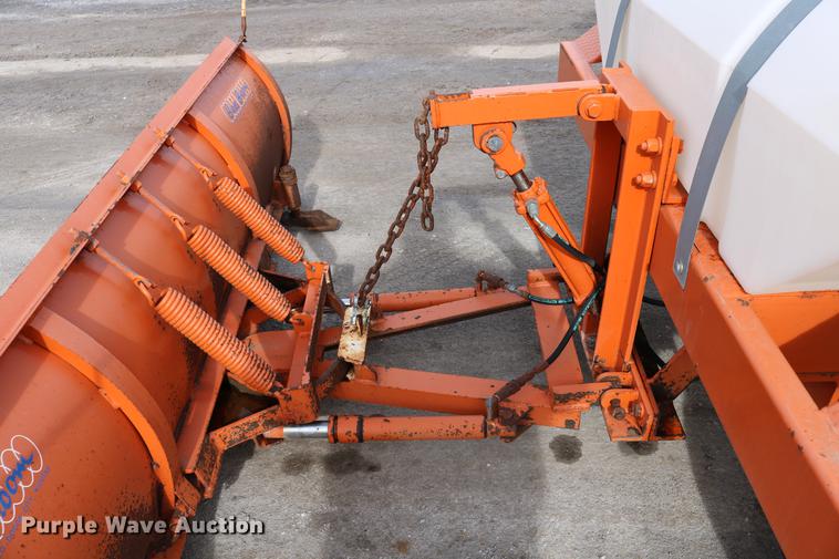 image for item DD8668 2004 Broce RJ350 broom