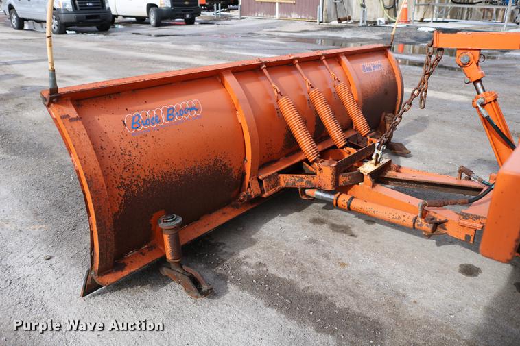 image for item DD8668 2004 Broce RJ350 broom