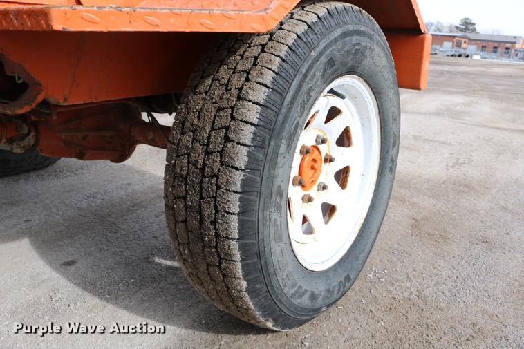 image for item DD8668 2004 Broce RJ350 broom