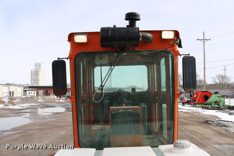 image for item DD8668 2004 Broce RJ350 broom