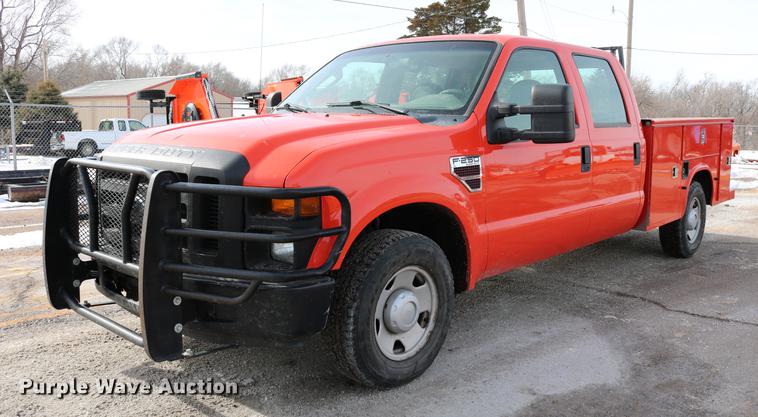 image for item DD8669 2008 Ford F250 Super Duty utility bed pickup truck