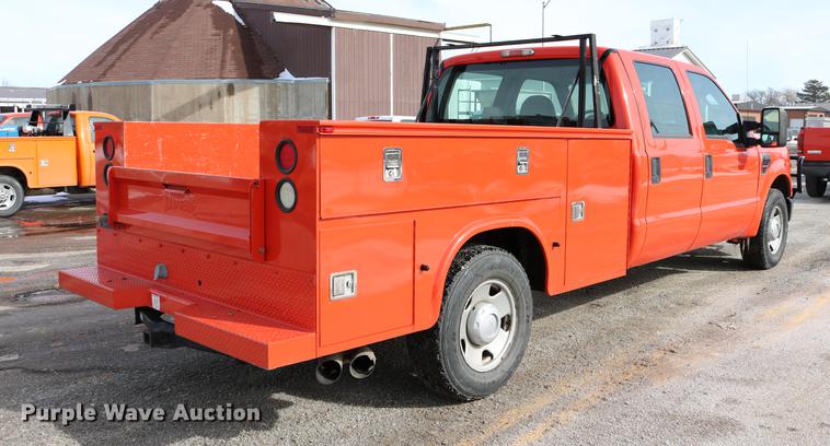 image for item DD8669 2008 Ford F250 Super Duty utility bed pickup truck