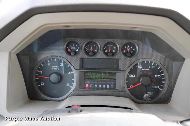 image for item DD8669 2008 Ford F250 Super Duty utility bed pickup truck