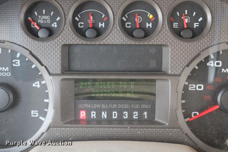 image for item DD8669 2008 Ford F250 Super Duty utility bed pickup truck