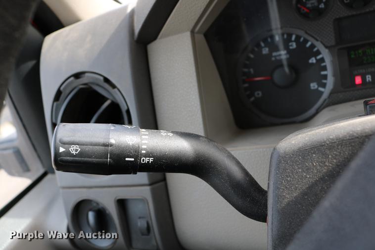 image for item DD8669 2008 Ford F250 Super Duty utility bed pickup truck