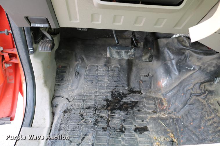 image for item DD8669 2008 Ford F250 Super Duty utility bed pickup truck