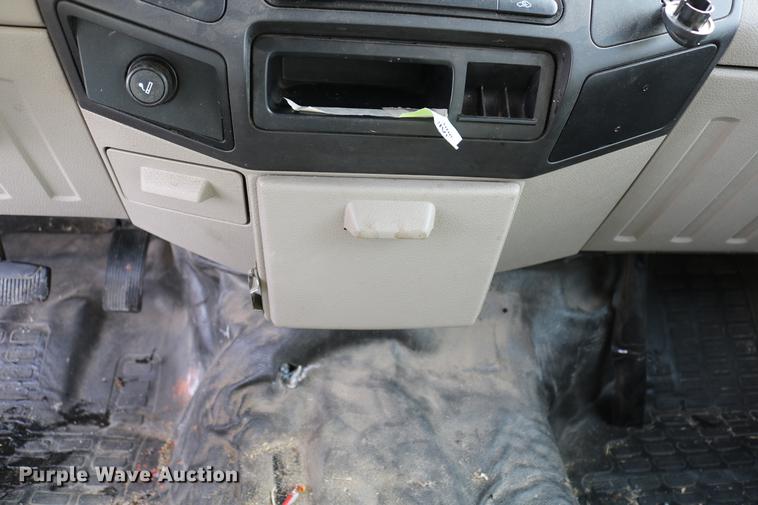 image for item DD8669 2008 Ford F250 Super Duty utility bed pickup truck