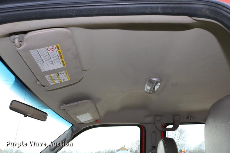 image for item DD8669 2008 Ford F250 Super Duty utility bed pickup truck