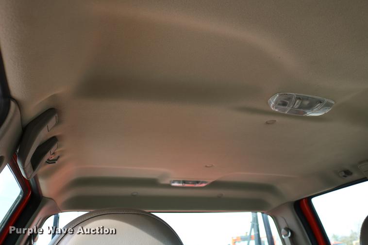 image for item DD8669 2008 Ford F250 Super Duty utility bed pickup truck