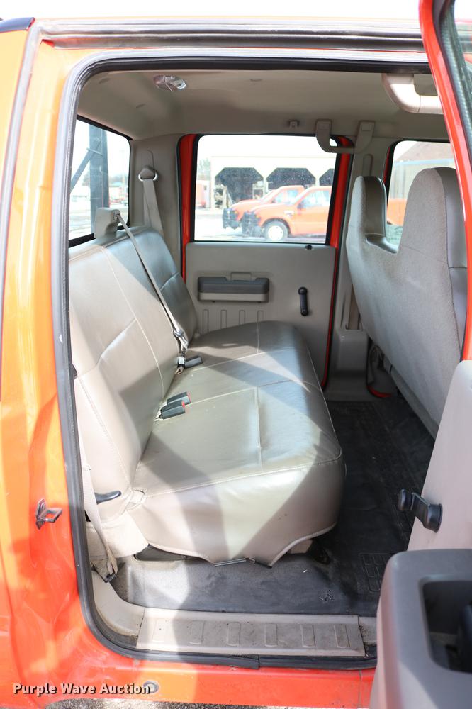 image for item DD8669 2008 Ford F250 Super Duty utility bed pickup truck