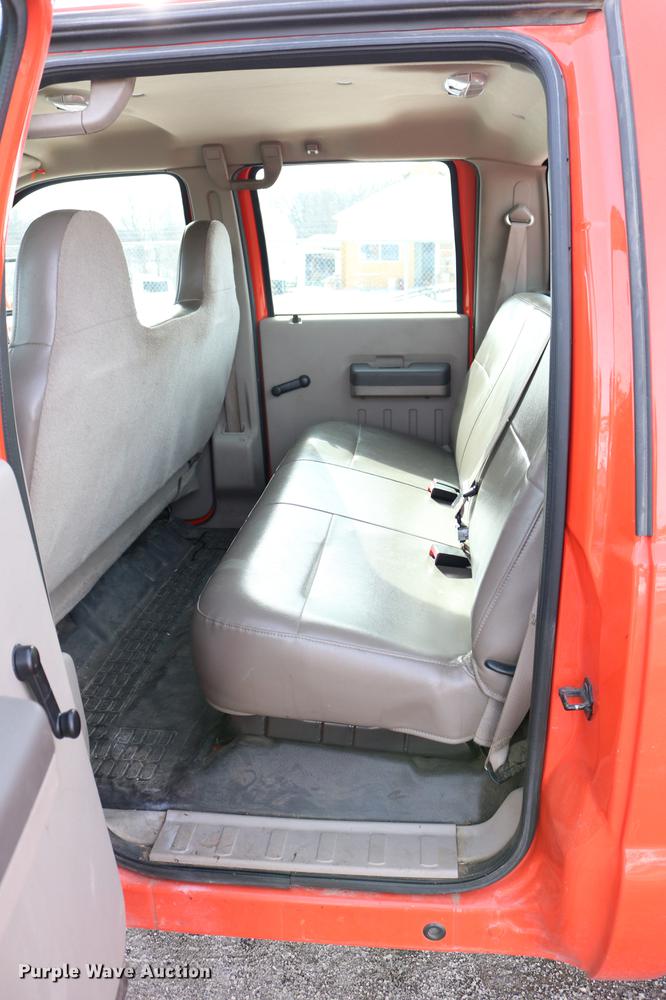 image for item DD8669 2008 Ford F250 Super Duty utility bed pickup truck