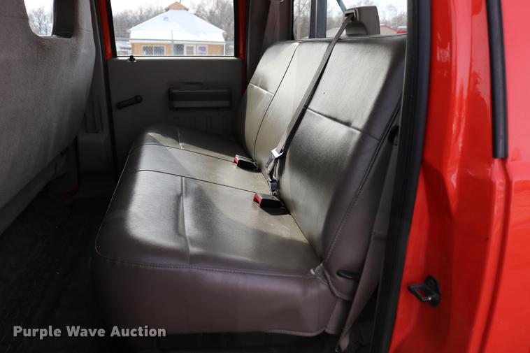 image for item DD8669 2008 Ford F250 Super Duty utility bed pickup truck