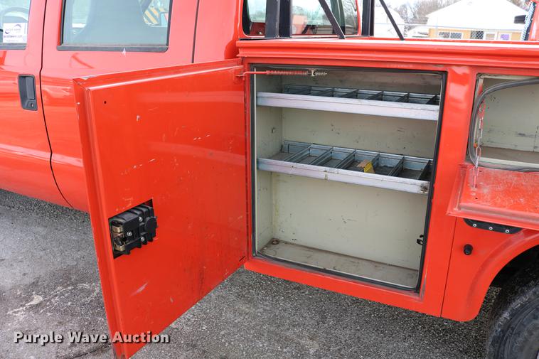 image for item DD8669 2008 Ford F250 Super Duty utility bed pickup truck