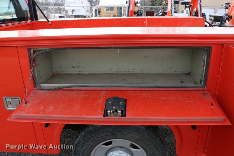 image for item DD8669 2008 Ford F250 Super Duty utility bed pickup truck