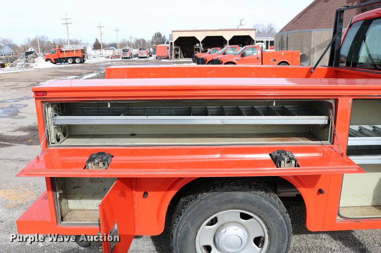 image for item DD8669 2008 Ford F250 Super Duty utility bed pickup truck