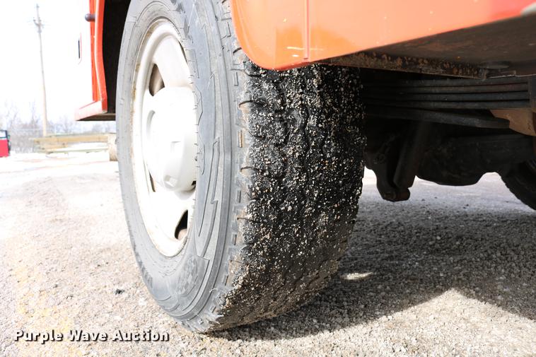 image for item DD8669 2008 Ford F250 Super Duty utility bed pickup truck