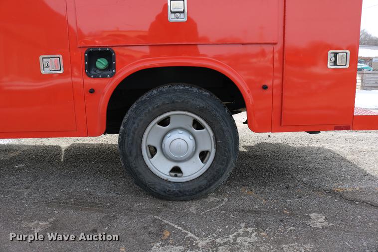 image for item DD8669 2008 Ford F250 Super Duty utility bed pickup truck