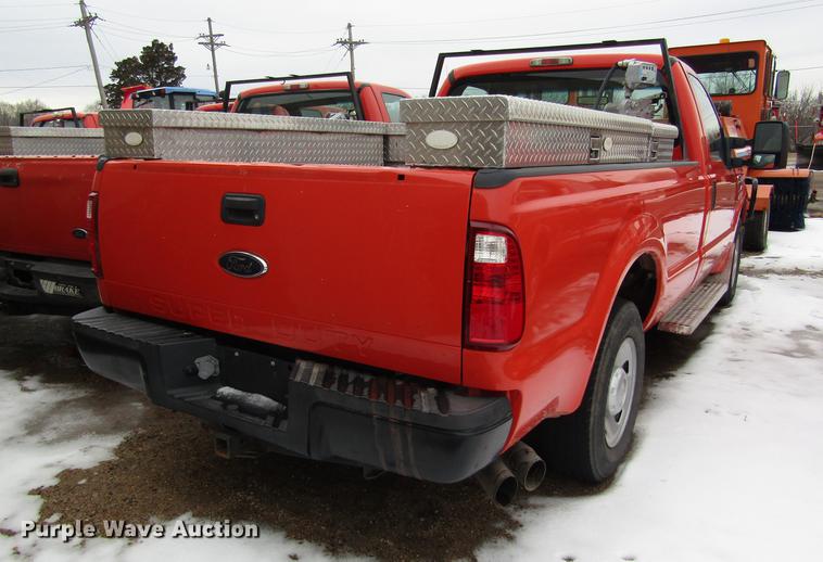 image for item DD8670 2008 Ford F250 Super Duty pickup truck