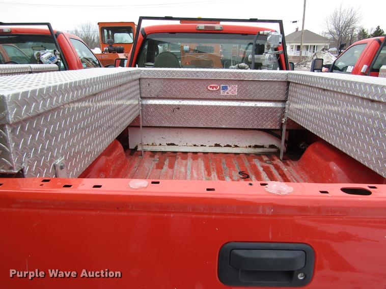 image for item DD8670 2008 Ford F250 Super Duty pickup truck