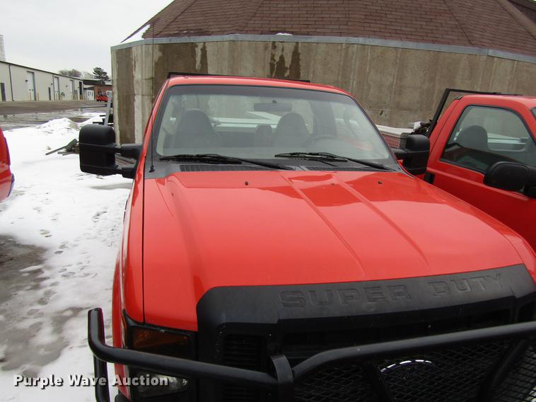 image for item DD8670 2008 Ford F250 Super Duty pickup truck