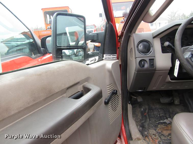 image for item DD8670 2008 Ford F250 Super Duty pickup truck