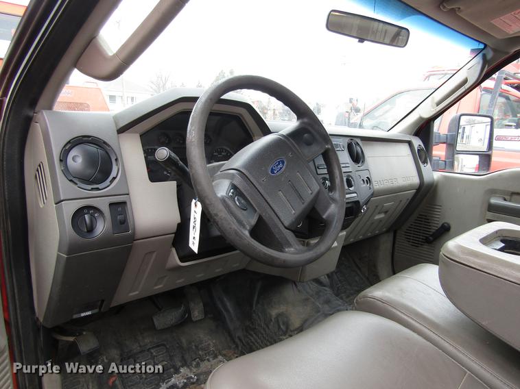 image for item DD8670 2008 Ford F250 Super Duty pickup truck