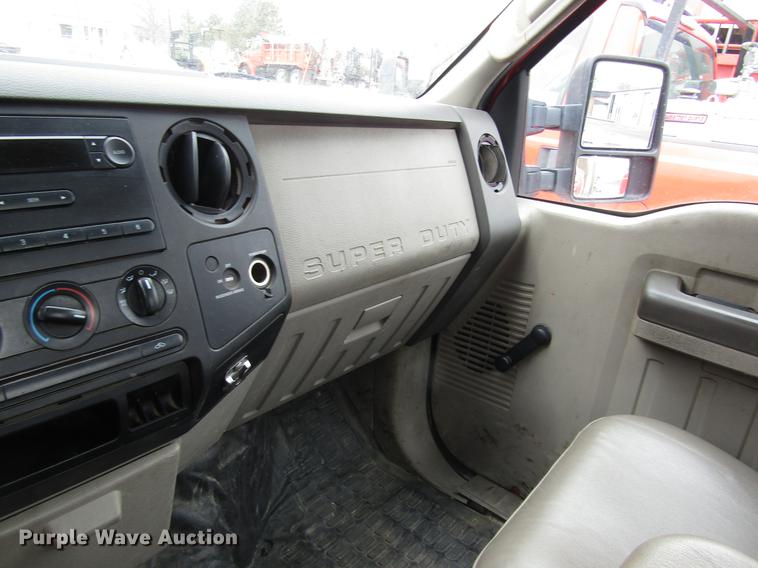 image for item DD8670 2008 Ford F250 Super Duty pickup truck