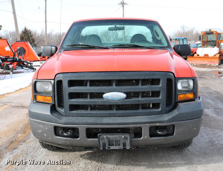 image for item DD8671 2006 Ford F250 Super Duty pickup truck