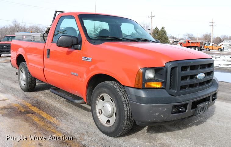 image for item DD8671 2006 Ford F250 Super Duty pickup truck