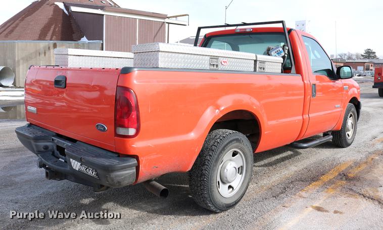 image for item DD8671 2006 Ford F250 Super Duty pickup truck