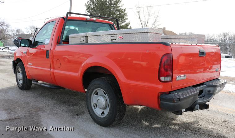image for item DD8671 2006 Ford F250 Super Duty pickup truck