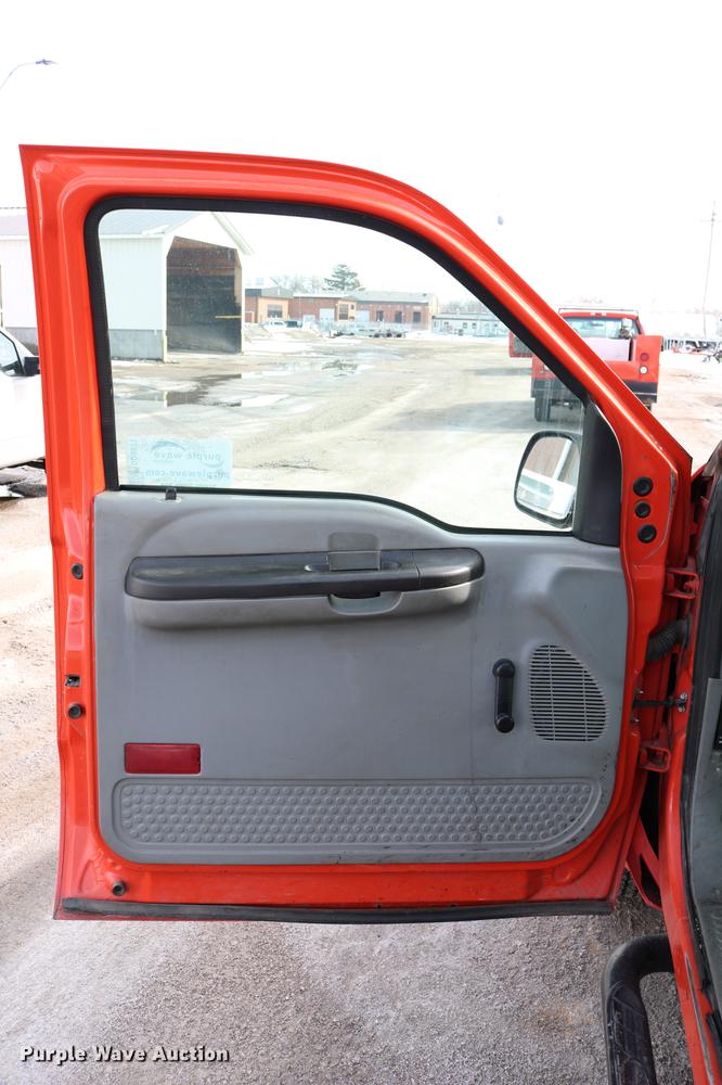 image for item DD8671 2006 Ford F250 Super Duty pickup truck