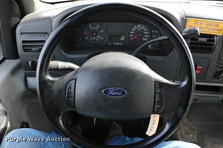 image for item DD8671 2006 Ford F250 Super Duty pickup truck