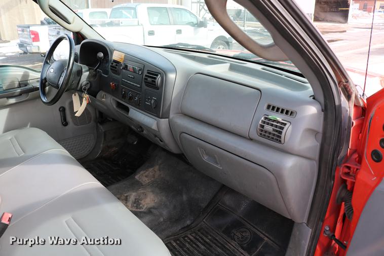 image for item DD8671 2006 Ford F250 Super Duty pickup truck