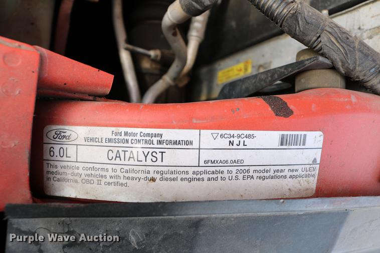 image for item DD8671 2006 Ford F250 Super Duty pickup truck