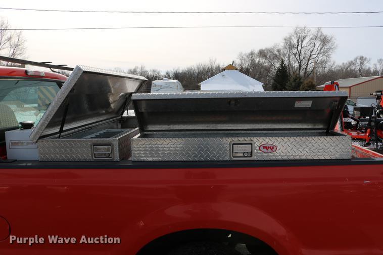 image for item DD8671 2006 Ford F250 Super Duty pickup truck