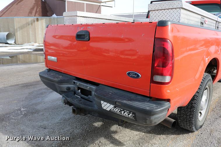 image for item DD8671 2006 Ford F250 Super Duty pickup truck