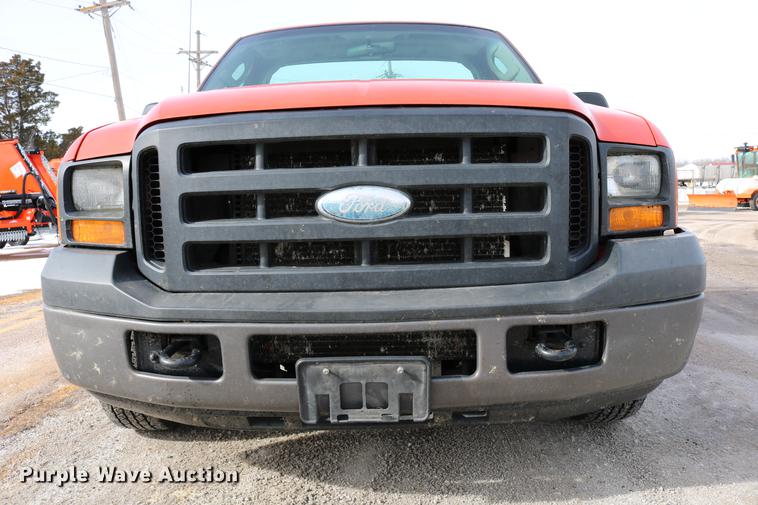 image for item DD8671 2006 Ford F250 Super Duty pickup truck