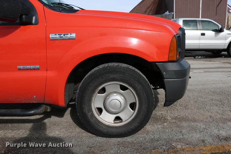 image for item DD8671 2006 Ford F250 Super Duty pickup truck