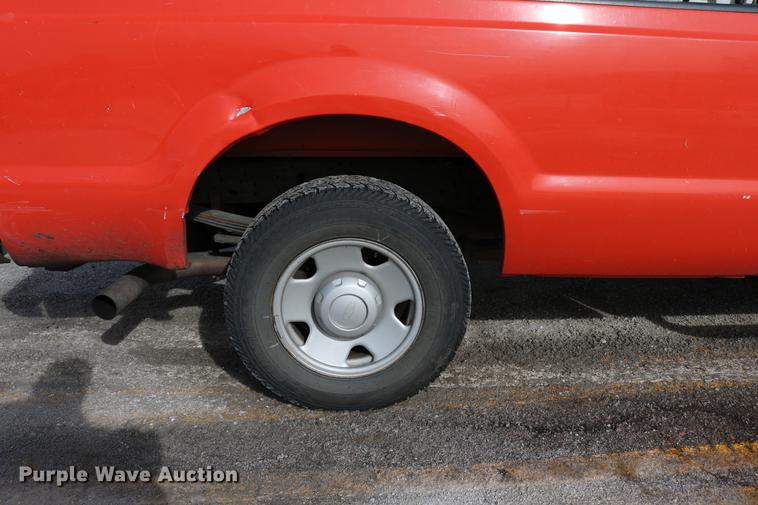 image for item DD8671 2006 Ford F250 Super Duty pickup truck