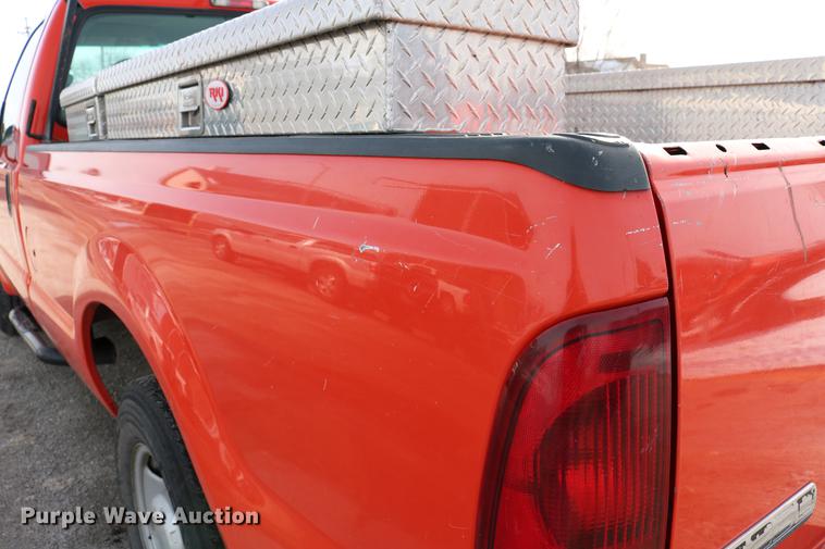 image for item DD8671 2006 Ford F250 Super Duty pickup truck