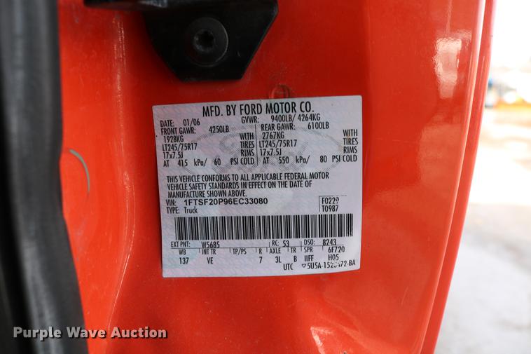 image for item DD8671 2006 Ford F250 Super Duty pickup truck