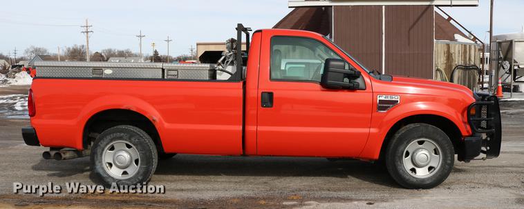 image for item DD8672 2008 Ford F250 Super Duty pickup truck