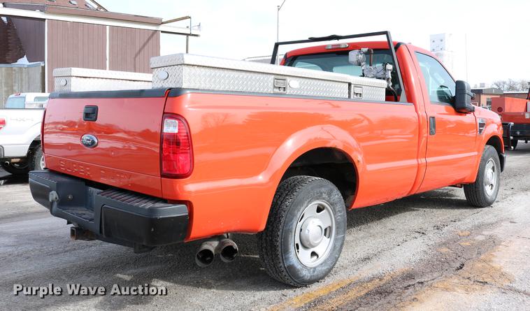 image for item DD8672 2008 Ford F250 Super Duty pickup truck