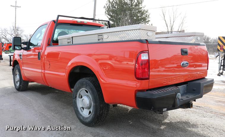 image for item DD8672 2008 Ford F250 Super Duty pickup truck