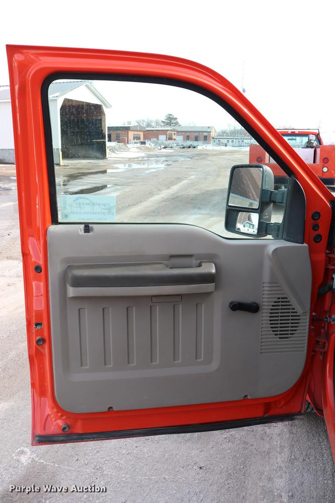 image for item DD8672 2008 Ford F250 Super Duty pickup truck
